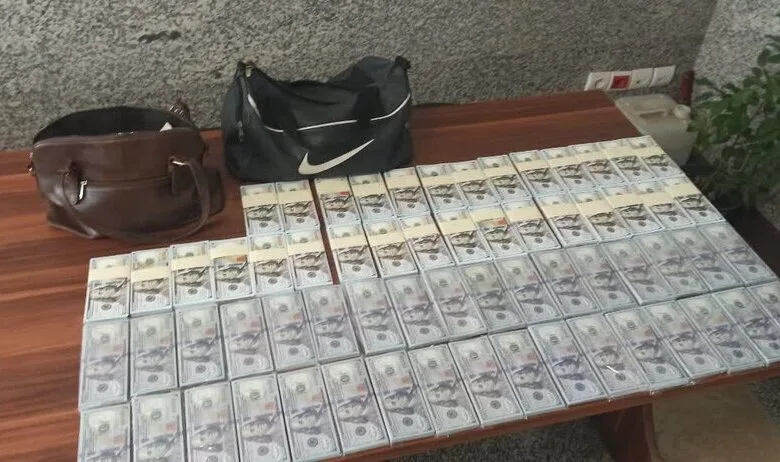 کشف ۶۴۰۰ اسکناس تقلبی دلار/ چهار نفر دستگیر شدند