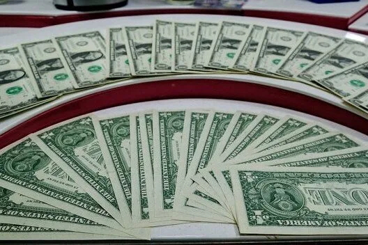 تثبیت قیمت دلار حواله در کانال ۷۰ هزار تومان + جدول نرخ ارزها؛ امروز چهارشنبه ۹ مهر ۱۴۰۴ | نرخ اعلامی دلار، قیمت نهایی آن نیست تثبیت قیمت دلار حواله در کانال ۷۰ هزار تومان + جدول نرخ ارزها؛ امروز چهارشنبه ۹ مهر ۱۴۰۴ | نرخ اعلامی دلار، قیمت نهایی آن نیست