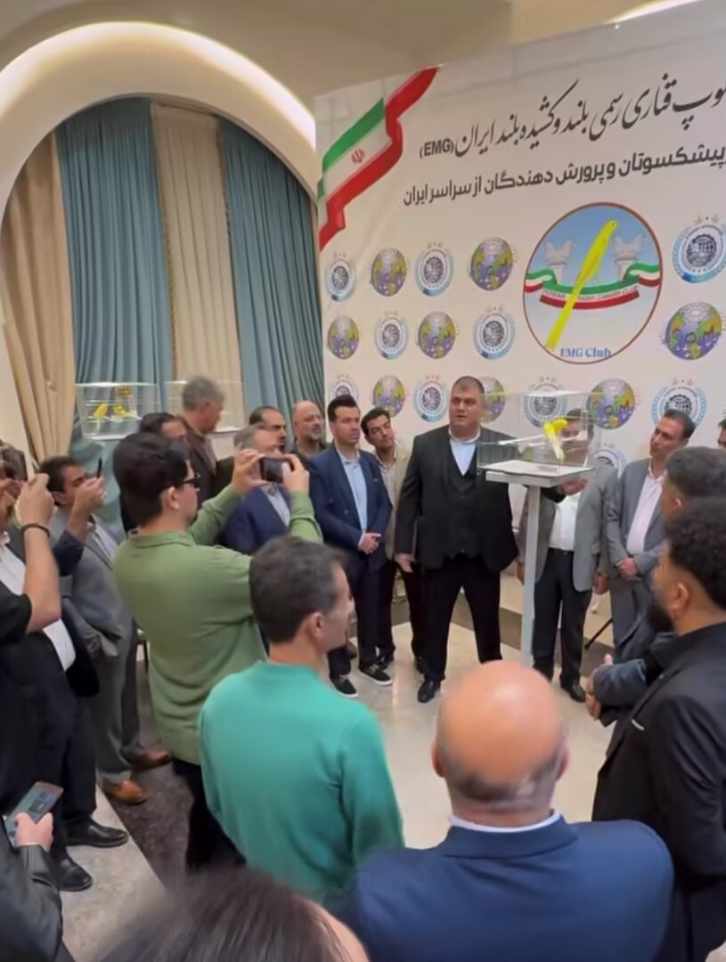 پشت پرده معاوضه قناری با ۴.۵ کیلوگرم طلای خالص+ تصاویر | درآمد به اندازه حقوق ماهانه ۵ هزار کارمند