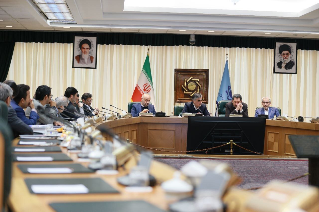 فوری | فرماندهان اقتصادی دولت بهخط شدند | چهره مصمم فرزین در جلسه اضطراری برای دلار و معیشت