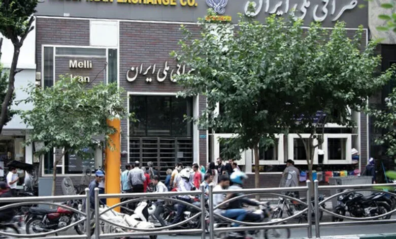 چگونه دلار بخریم؟ راهنمای خرید برای مردم